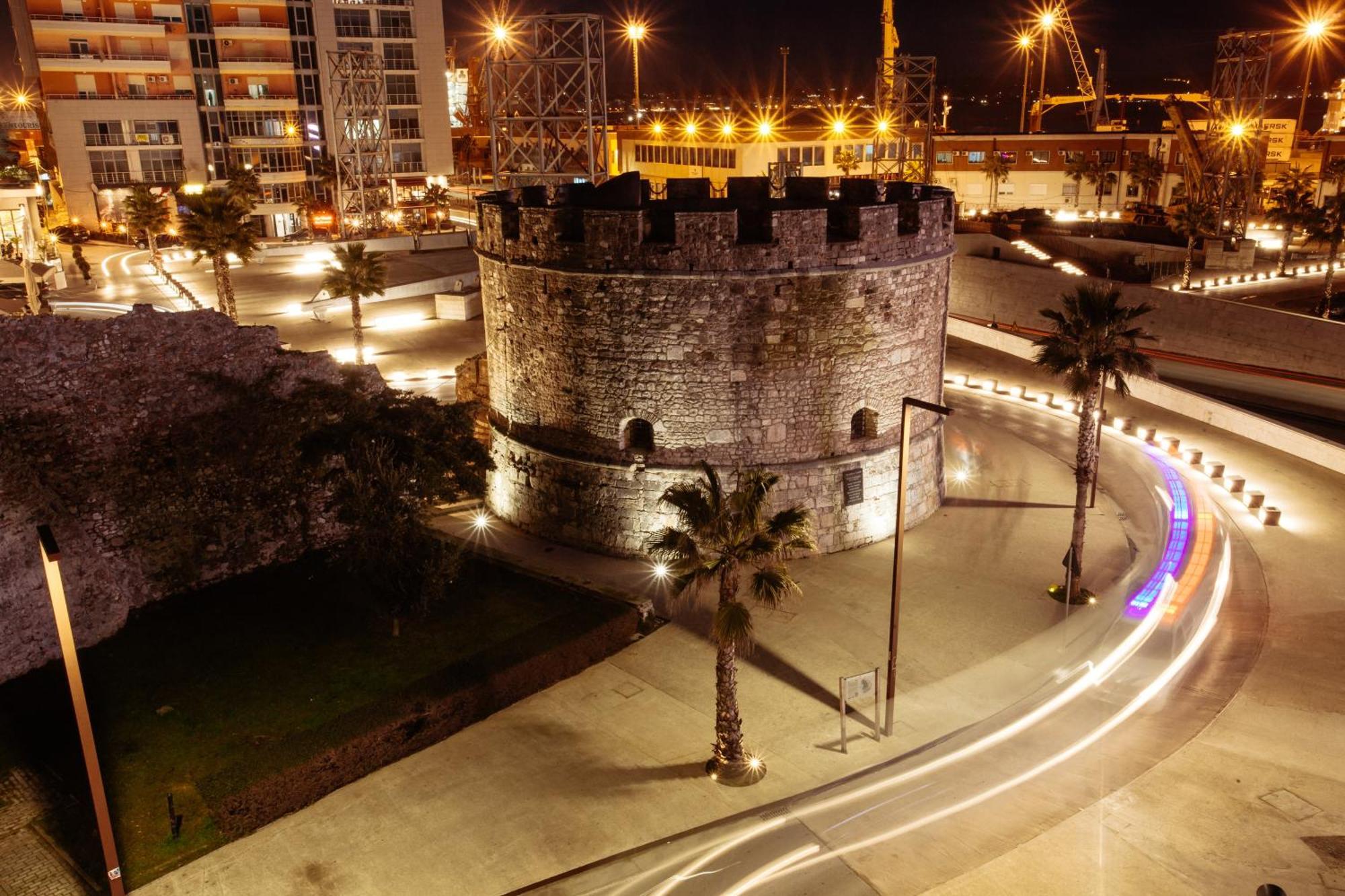 Super Apartment In The Ancient Roman Amphitheater Дуррес Экстерьер фото